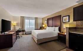 Comfort Inn & Suites Ludington Near Us-10